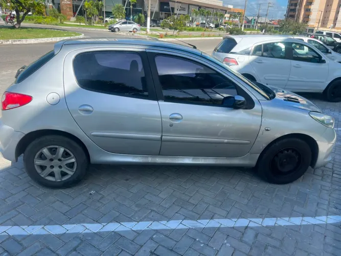Peugeot 207 XR 1.4 Flex 8V 3P 2013