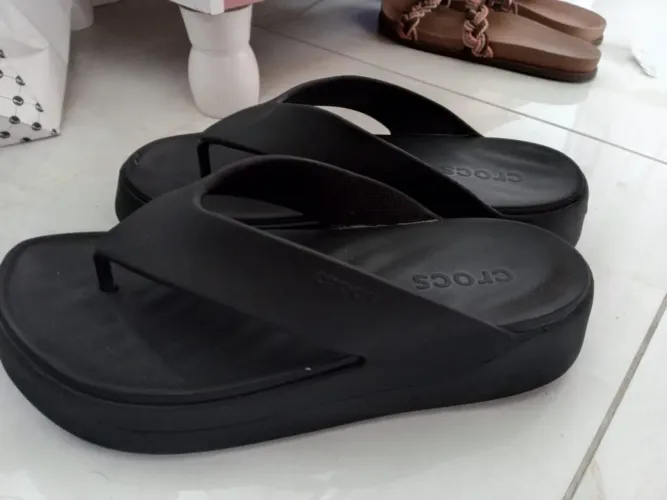 Crocs original tamanho 39