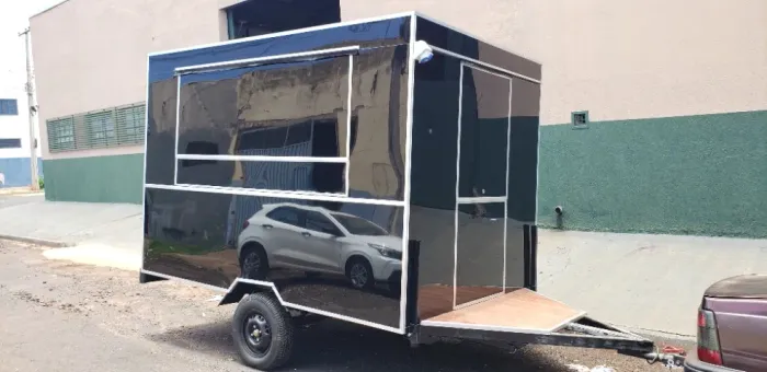 Trailer loja