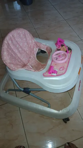 Vendo andajar menina chamar no chat para negociar 