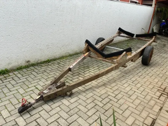 VENDO CARRETA DE ENCALHE PARA VELEIRO / BARCO DE 19 PÉS