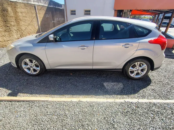 Ford Focus 1.6 S/se/se Plus Flex 8v/16v 5P 2015