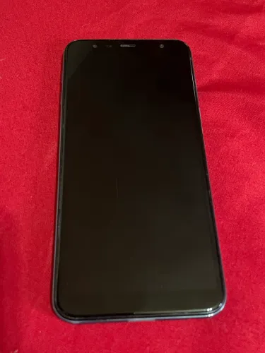 Celular J6 Plus em bom estado