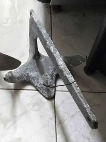 Âncora de 5 kg galvanizada perfeito estado
