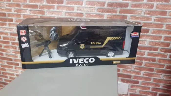 Van Polícia de Brinquedo - Escala 1:20 - Novo