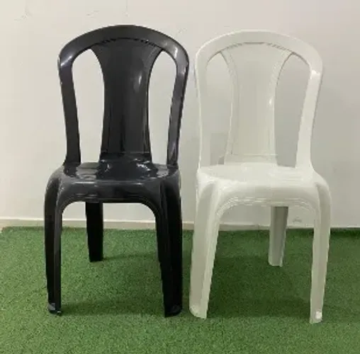CADEIRA DE PLÁSTICO.