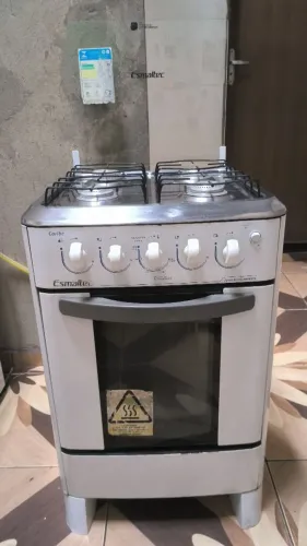 Fogão 4 bocas e forno funcionando