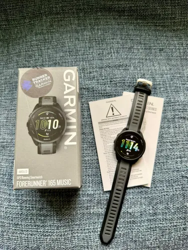 Garmin Forerunner 165 music.