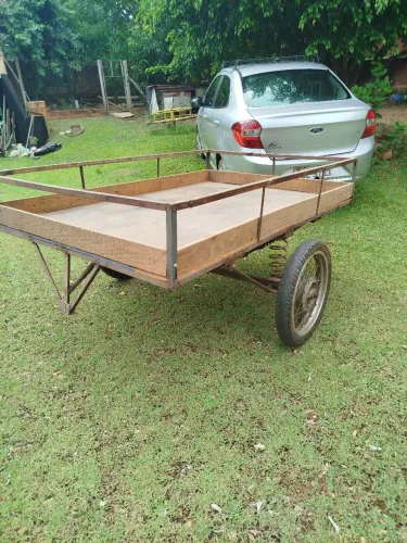 Vendo carretinha 900,00