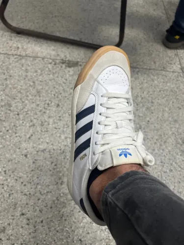 ADIDAS NORA POUCO USADO ORIGINAL