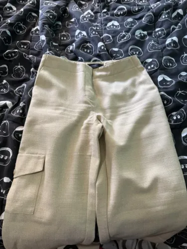 Calça Makenji feminina bege claro 38