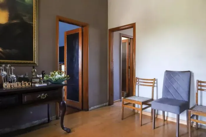 Casa à Venda - Nova Suíssa, 4 Quartos, 300 m2
