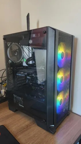PC Gamer Ryzen 7 8700G + RTX 5060 + 32GB DDR5 + 1TB NVMe