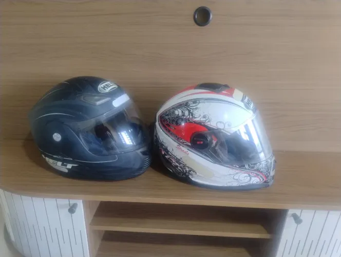 2 capacetes Helt 150,00