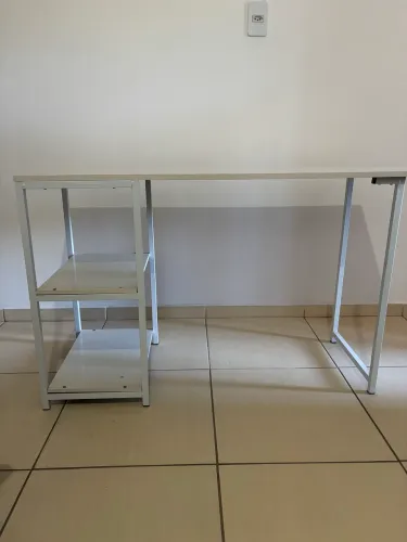 Escrivaninha Estilo Industrial com Prateleiras - Home Office / Estudos