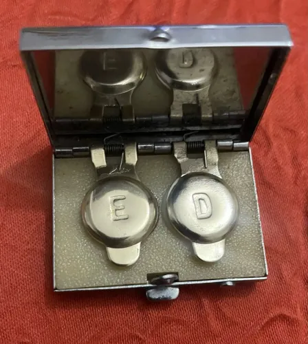 Estojo vintage para lentes de contato 