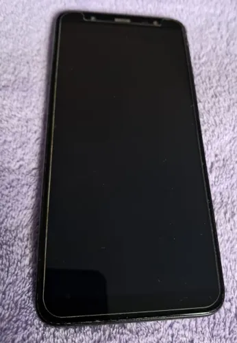 Samsung J8 64 gb. Com película
