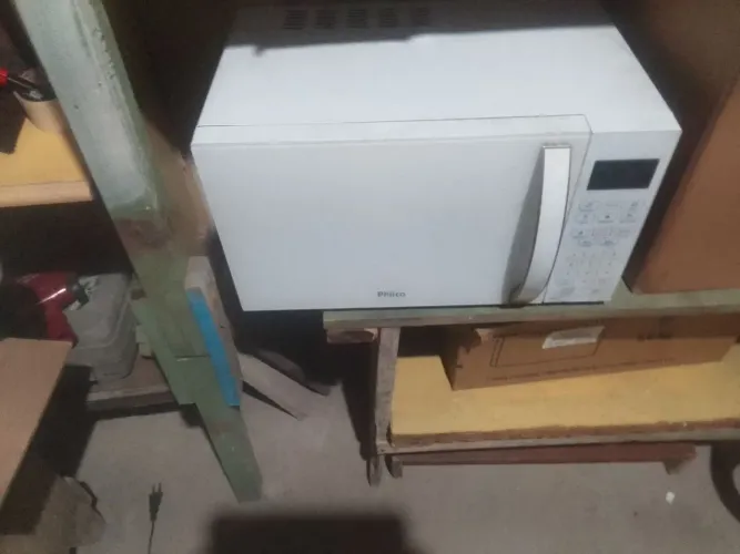Micro-ondas Philco Branco - Funcionando (Precisa de pintura interna)