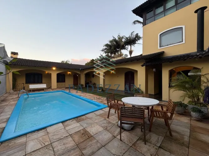 CASA TÉRREA EM CONDOMÍNIO | 4 DORMS SENDO 2 SUÍTES | PISCINA | PQ. MONTE ALEGRE | TABOÃO D