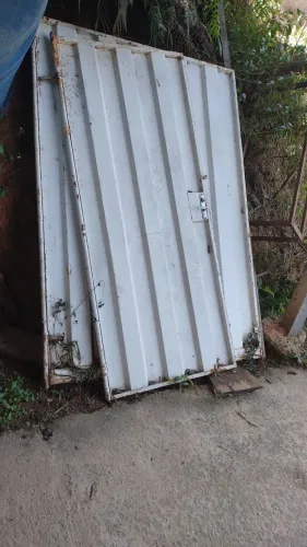 Porta blindex 2m 23c por 86de largura e portão de 2,10 largura por 2m