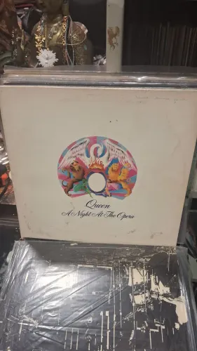 vinil LP Quenn do álbum clássico A Night at the Opera Queen