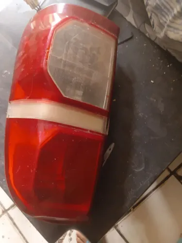 Lanterna traseira de hilux lado direito