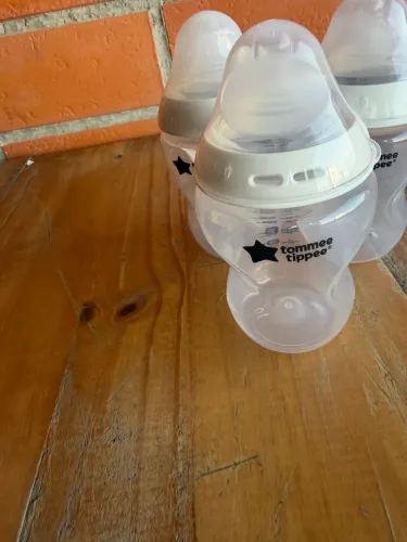Lote 3 Mamadeiras Tommee Tippee Closer To Nature 260ml Lisa Transparente Liso