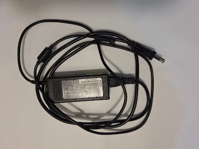 Fonte carregador notebook Positivo 19V 3,41A