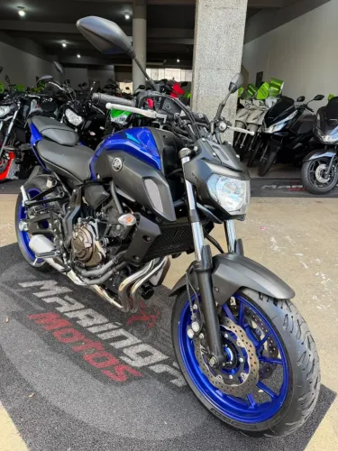 YAMAHA MT-07 2023 IMPECÁVEL - AQUI NA MARINGA MOTOS