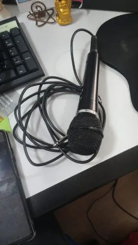 Microfone com fio SIMPLES