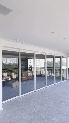 Porta Camarão em Vidro e Alumínio