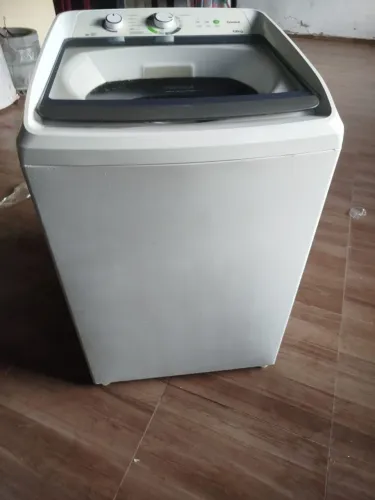 Vendo uma máquina de lavar roupa Consul 12kg bem conservada
