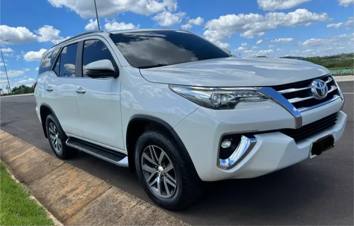 Toyota Hilux SW4 SRX 4X4 2.8 TDI 16V Dies. Aut. 2019