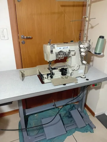 Vende-se máquina galoneira industrial