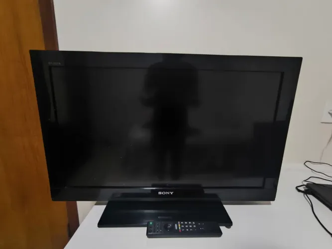 TV Sony Bravia 32" KDL-32BX325 + Suporte de Parede ELG