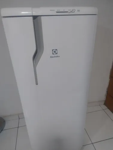 Geladeira eletrolux 240L seminova