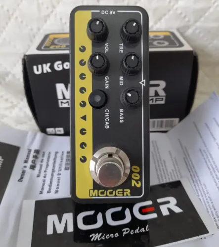 Pedal Mooer 002 UK Gold 900 micro pré-amplificador baseado no Marshall JCM900 com 2 canais