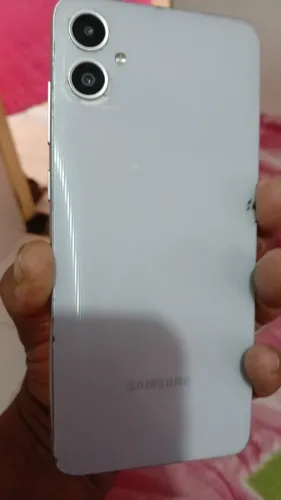 Vende se um celular  A05 128 GB em ótimas condições  valor 400