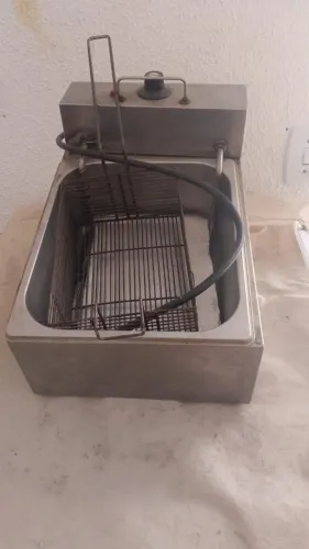 Fritadeira elétrica 220v?6L