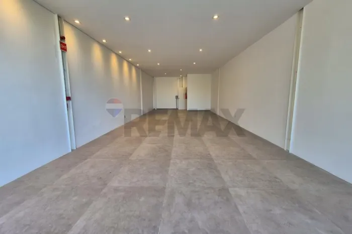 Loja comercial para aluguel no Bairro Aeroporto, em Juiz de Fora. Excelente localização, f
