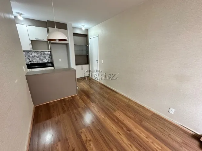Apartamento à venda no Condomínio Vila das Paineiras na região norte de Londrina