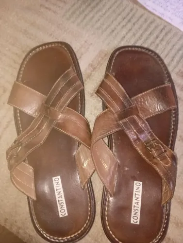 Chinelo de couro Tam 41  * 