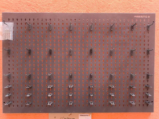 Painel para Ferramentas 970 x 640 x 20mm com 48 Ganchos PRESTO