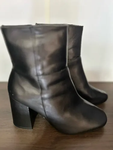 Bota preta couro legítimo tam 37