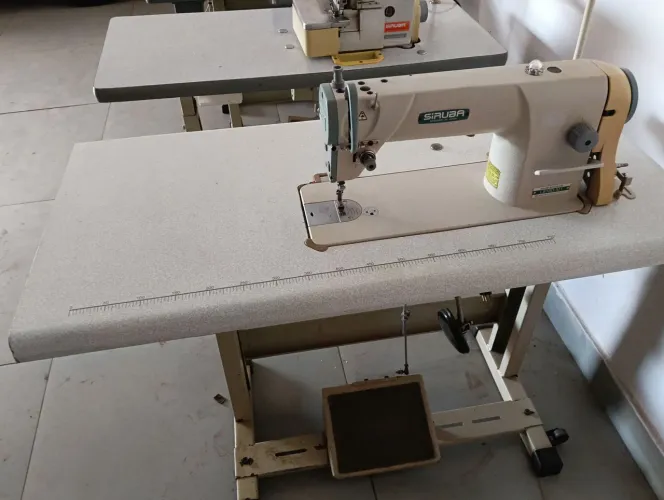 Máquina reta Siruba R$ 990,00