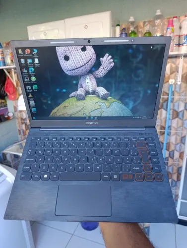 Notebook bom para estudos com SSD de 128 gigas, 4gb de RAM, bateria ótima, Windows 10