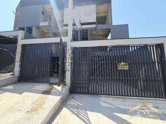 Sobrados Novos, Fase de Acabamento, 3 Dormitórios, 2 Vagas em Carapicuíba.