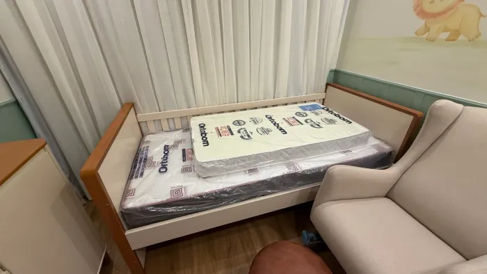 Cama + colchão novos 