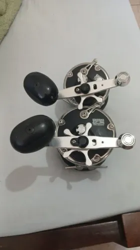 Kit Carretilhas Abu Garcia Black Max 50 & 30 - Impecáveis!