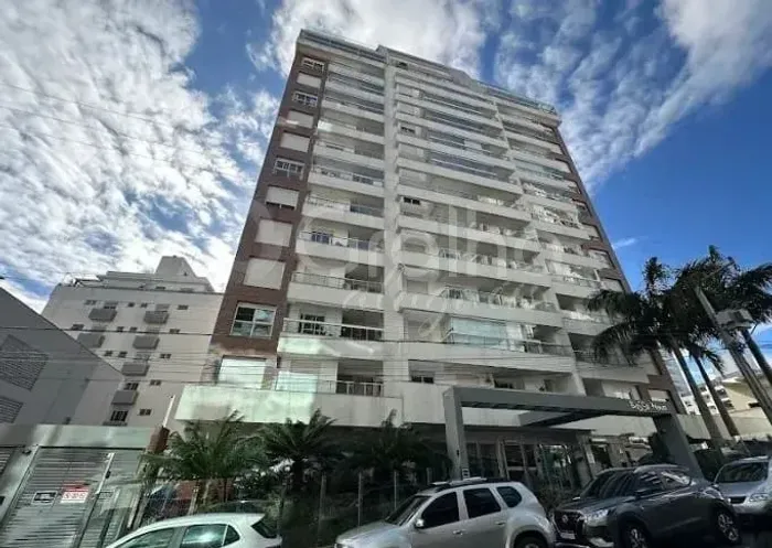 Apartamento com 3 quartos na Agronômica
